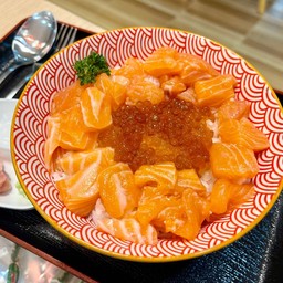 ข้าวหน้าแซลมอนไข่ปลาแซลมอน