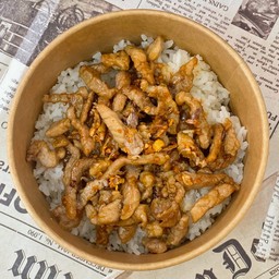 ข้าวหมูทอดกระเทียม
