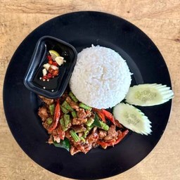 ข้าวราดผัดพริกแกงหมู