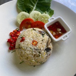 ข้าวผัดปลาทูสมุนไพร