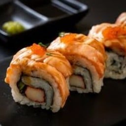 Salmon Roll 8 please