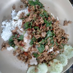 ข้าวกะเพราหมูสับ