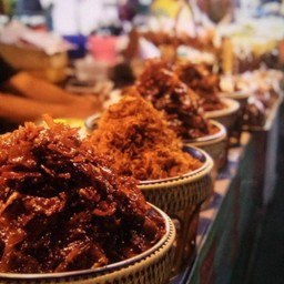 ข้าวเหนียวหมูฝอย