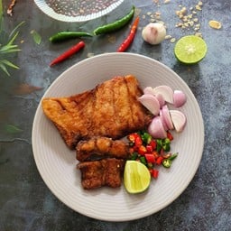 ปลาส้มทอดทรงเครื่อง