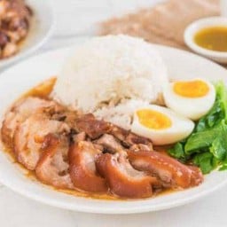 ข้าวขาหมู (คากิ ราดข้าว)