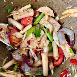 ตำกุ้งสดหมูยอไหลบัว