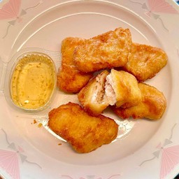 นักเก็ตไก่6ชิ้น+น้ำจิ้มบ๊วย