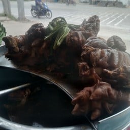 ป้าเชิด ก๋วยจั๊บน้ำข้น & ข้าวขาหมู(ตรงข้ามตลาดมารวยหน้าเซเว่น) ตรงข้ามตลาดมารวยหน้าเซเว่น