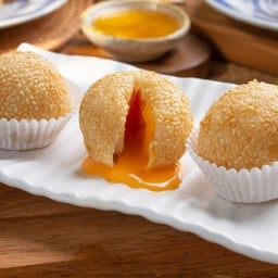 H5. ข้าวเหนียวงาทอดไส้ลาวา (3ชิ้น)