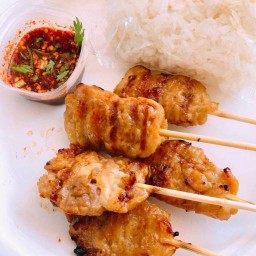 หมูปิ้ง เจ้นกหมูซิ่ง