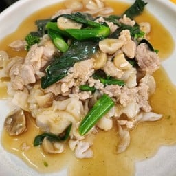[อร่อยซ่ากับโค้ก] L70 ราดหน้า หมู +  โค้ก ไม่มีน้ำตาล (ขวด)