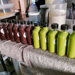 ชาเขียวนม 220ml ( 1 ขวด )