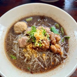 ก๋วยเตี๋ยวเรือนายเอ็มตลาดรุ่งเจริญ