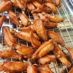 ปีกไก่ทอดน้ำปลา