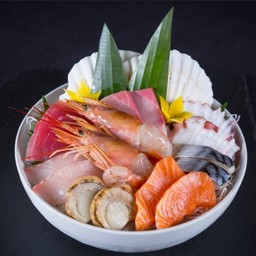 Omakase Sashimi เช็ตตามใจเชฟ