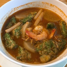 แกงส้มกุ้งชะอมไข่