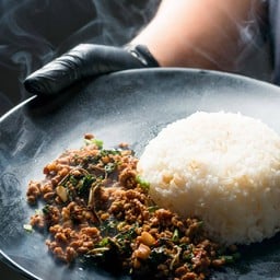 กะเพราหมูพริกผง