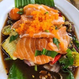 ยำแซลมอนไข่กุ้ง