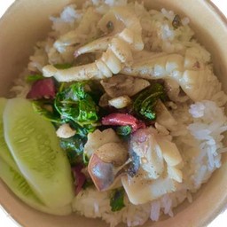 ข้าวกะเพราหมึก