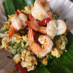 ผัดวุ้นเส้นชะอมกุ้ง