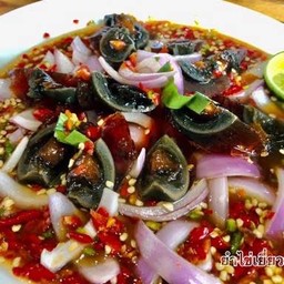 ยำไข่เยี่ยวม้า (ปลาร้า ไม่ปลา แจ้งได้เลยนะคะ)