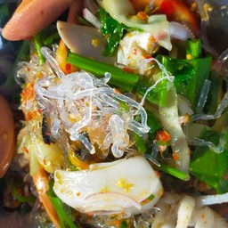 ส้มตำ ยำแซ่บ by พี่แคร์