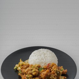 ผัดผงกระหรี่ ไก่