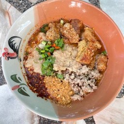 ก๋วยเตี๋ยวต้มยำมะนาวกากหมู