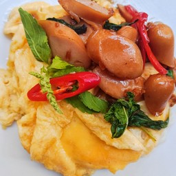 ข้าวไข่ข้น+กะเพราไส้กรอก