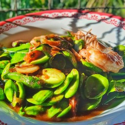 ผัดเผ็ดกุ้งสะตอ