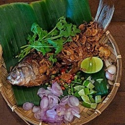 ปลาส้มทรงเครื่อง