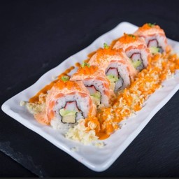 Salmon Mentai Lava Roll โรลแซลมอนราดซอสไข่ปลา