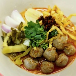 ข้าวซอยลูกชิ้นเนื้อ