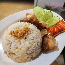 ข้าวมันย่างหมูกรอบ