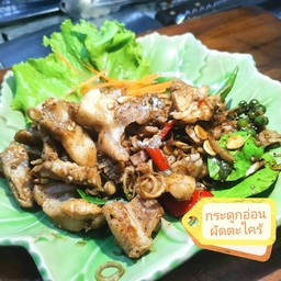 กระดูกหมูอ่อนผัดตะไคร้