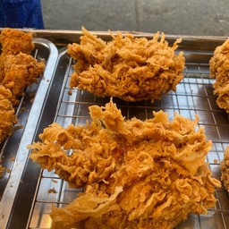 ไก่ทอดยำแซ่บ Super chicky chick