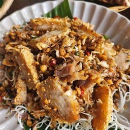 หมูกรอบคั่วพริกเกลือ