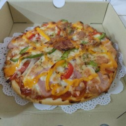 ร้านพิซซ่าหน้าแน่น