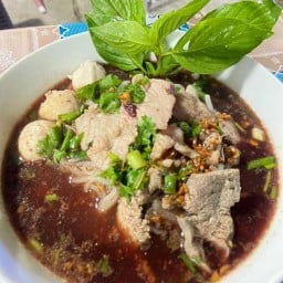ร้านก๋วยเตี๋ยวแซ่บ(แฮงค์)ไร่ขิง42  และอาหารตามสั่ง ไร่ขิง42
