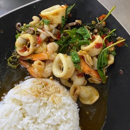 ข้าวกะเพรา ทะเล