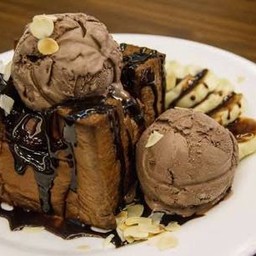 ฮันนี่โทสต์ กล้วยหอมช็อคชิฟ