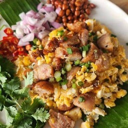 คั่วไข่ไส้กรอกอีสาน