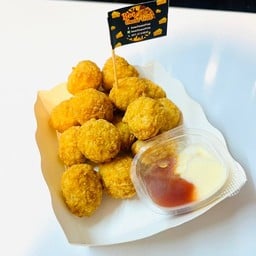 Bee Cheese Fries สาขา3 @ตลาดนิคมไนท์บาร์ซ่า 26