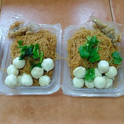 เส้นหมี่คลุกสูตรโบราณ