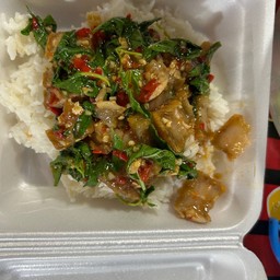 ข้าวกะเพราหมูกรอบ