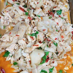 ผัดหน่อไม้ดอง (กับข้าว)