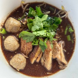 ก๋วยเตี๋ยวเนื้อตุ๋น