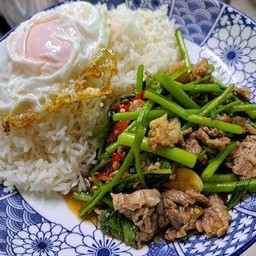 เนื้อผัดผักบุ้ง+ไข่ดาว