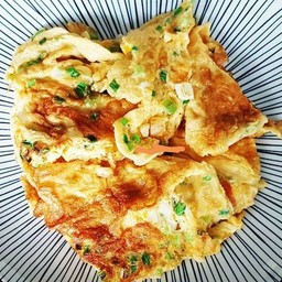 [อร่อยซ่ากับโค้ก] ข้าวไข่เจียวต้นหอม +  โค้ก ออริจินัล (กระป๋อง) 