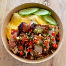 หมูกรอบคั่วพริกเกลือ